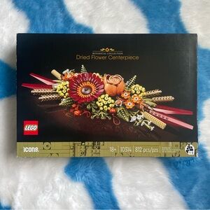 BNIB Lego Dried Flower Centerpiece Set